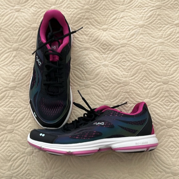Ryka sneakers black size 9